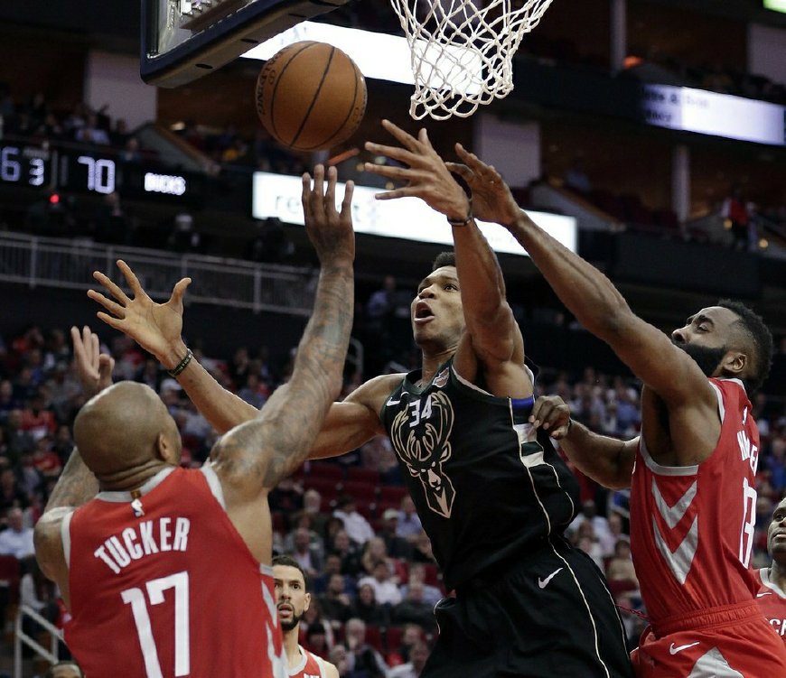  卡昂边后卫插上犀利，攻防转换制造致命杀机