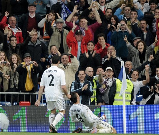 乐竞体育官网- 拉齐奥德比战告捷，球迷欢庆胜利  